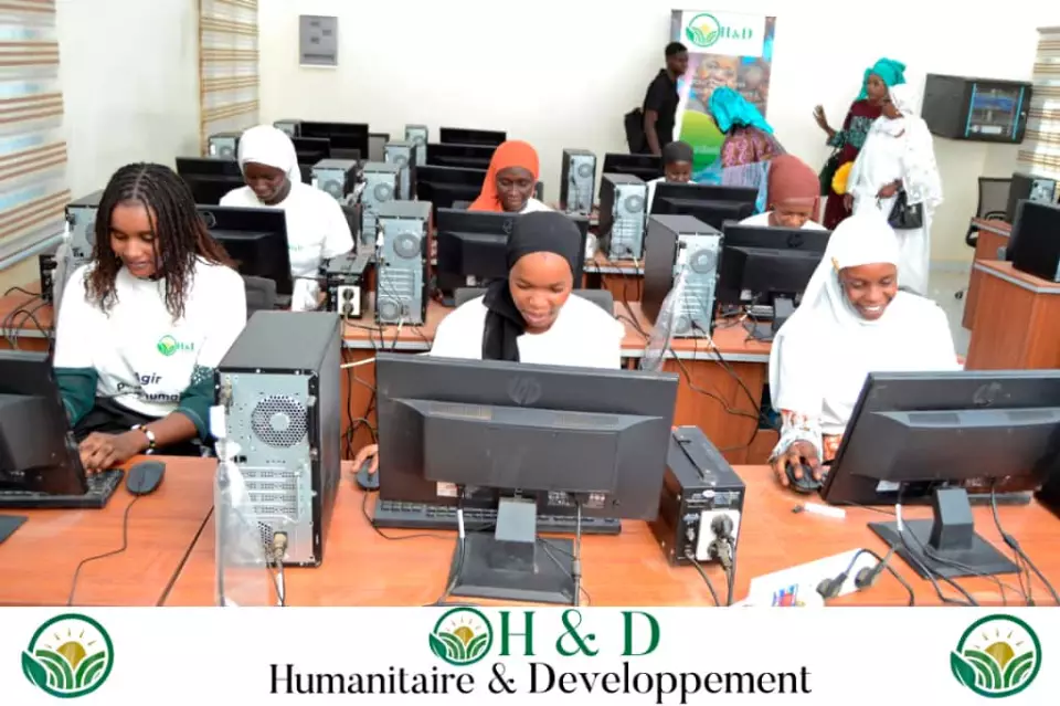 Une salle informatique pour le lycée de Daara Halaybé, photo 2